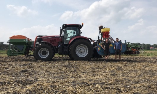One pass, high capacity: that's how Steenge Loonbedrijf spades with integrated subsoiler tines